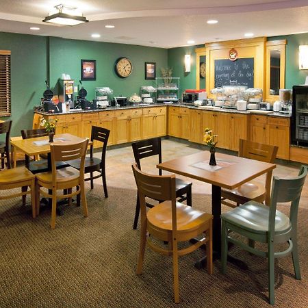 Americinn By Wyndham Anamosa Екстериор снимка